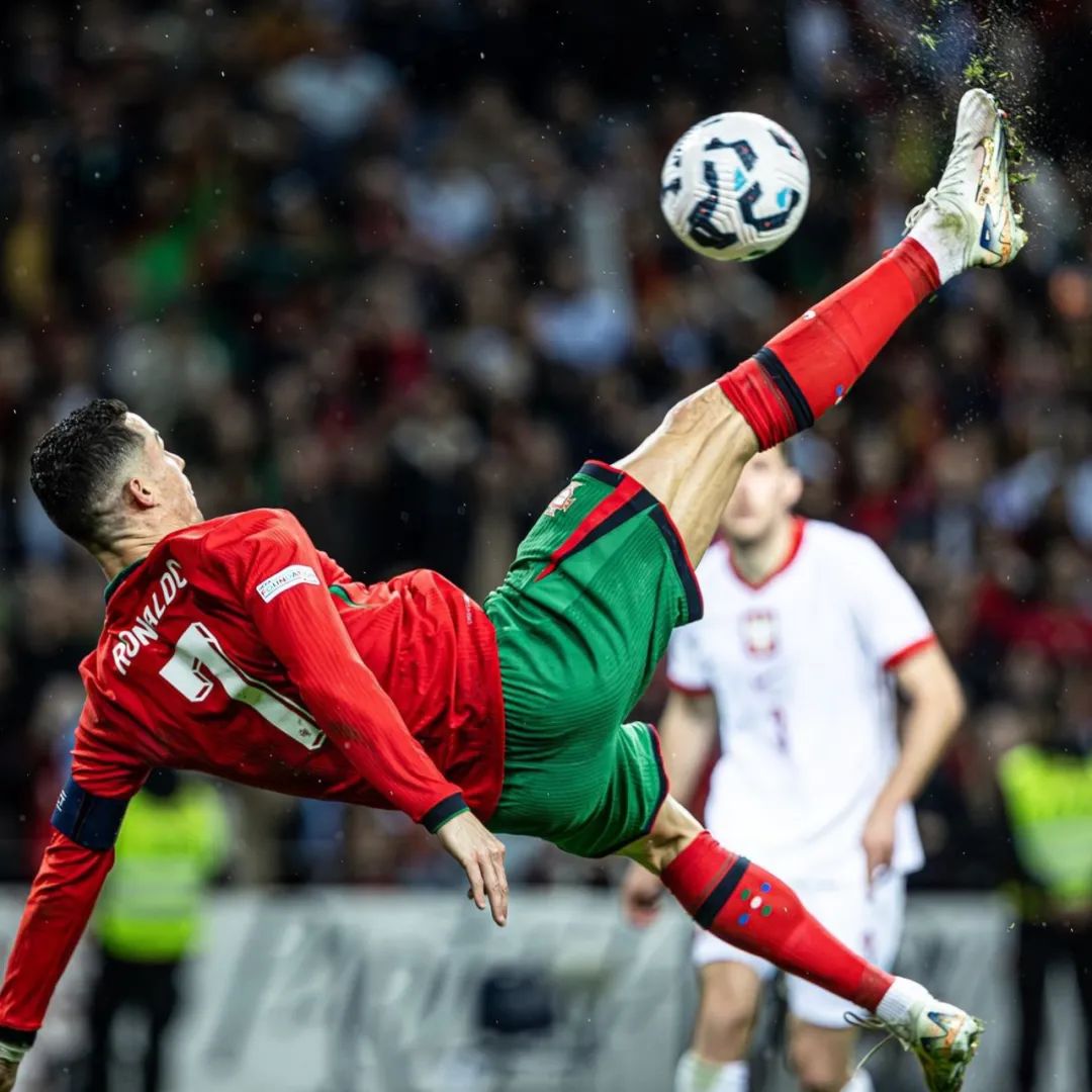 官方：切尔西与18岁后卫苏布洛耶续约至2030年